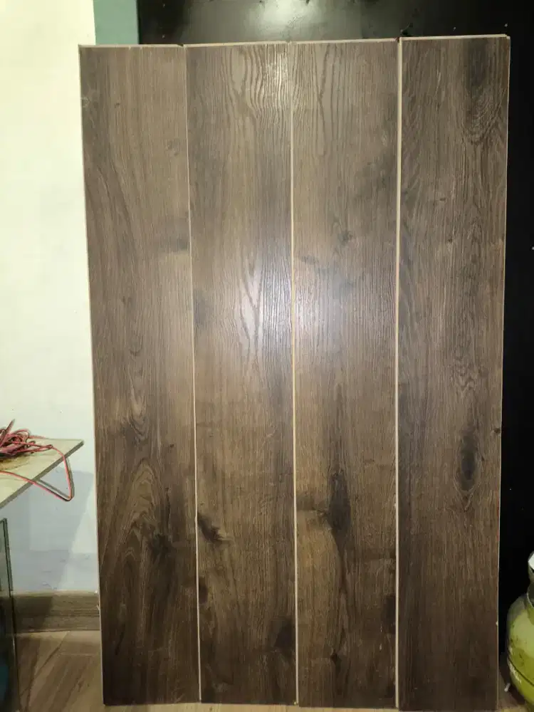 Parkit lantai ex hotel