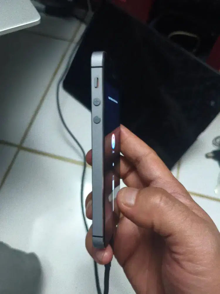 iPhone 5s warna grey masih belom pernah bongkar