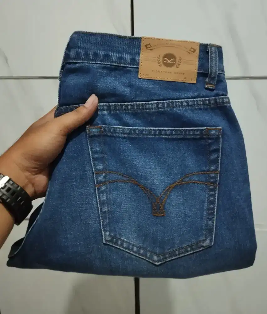 Signature denim carvil