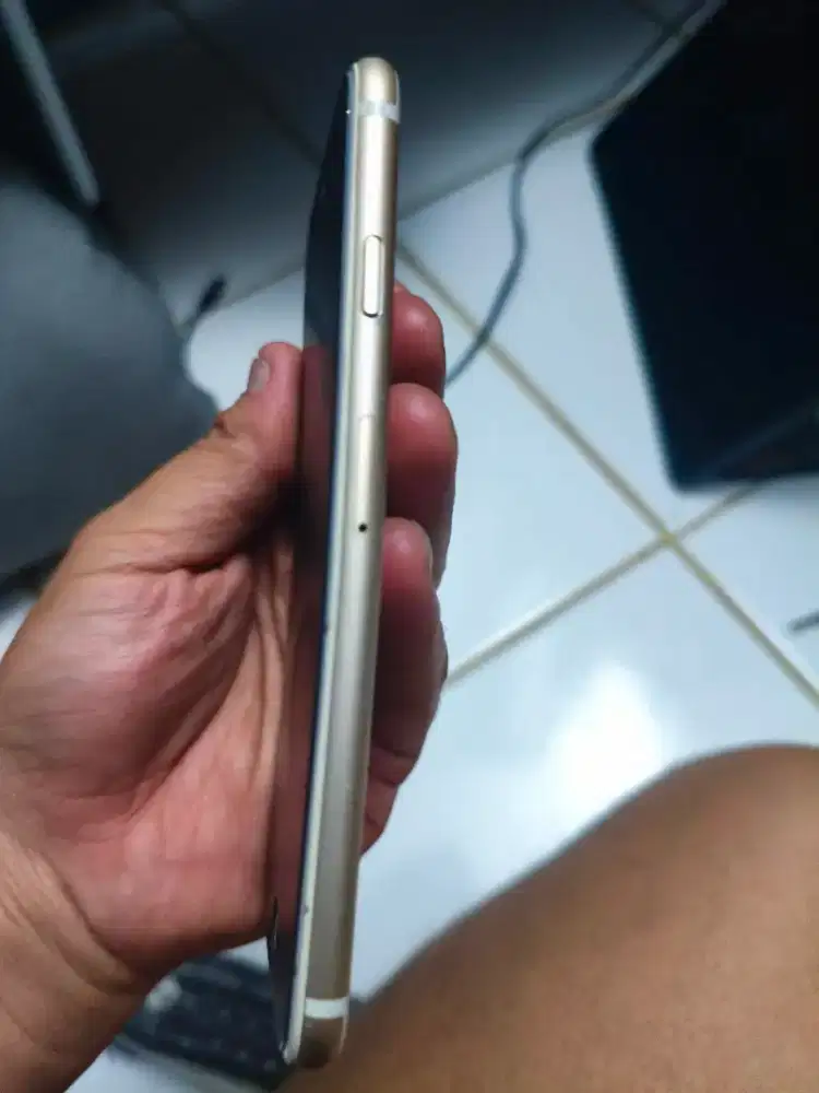 iPhone 6S 64GB warna gold kondisi mati total unit only