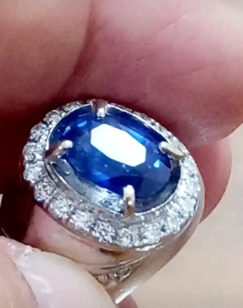 Natural blue sapphire srilanka ceilon ring emas berlian kadar 75% 18K