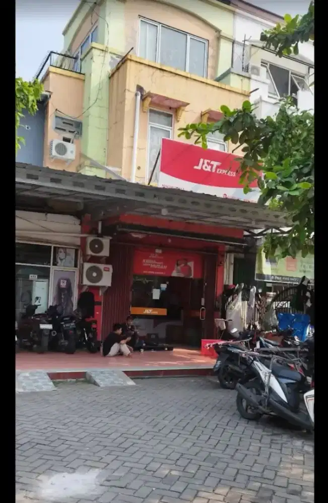 Dibutuhkan karyawan secepatnya!!