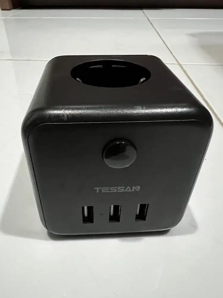 Tessan 7 in 1 adaptor steker