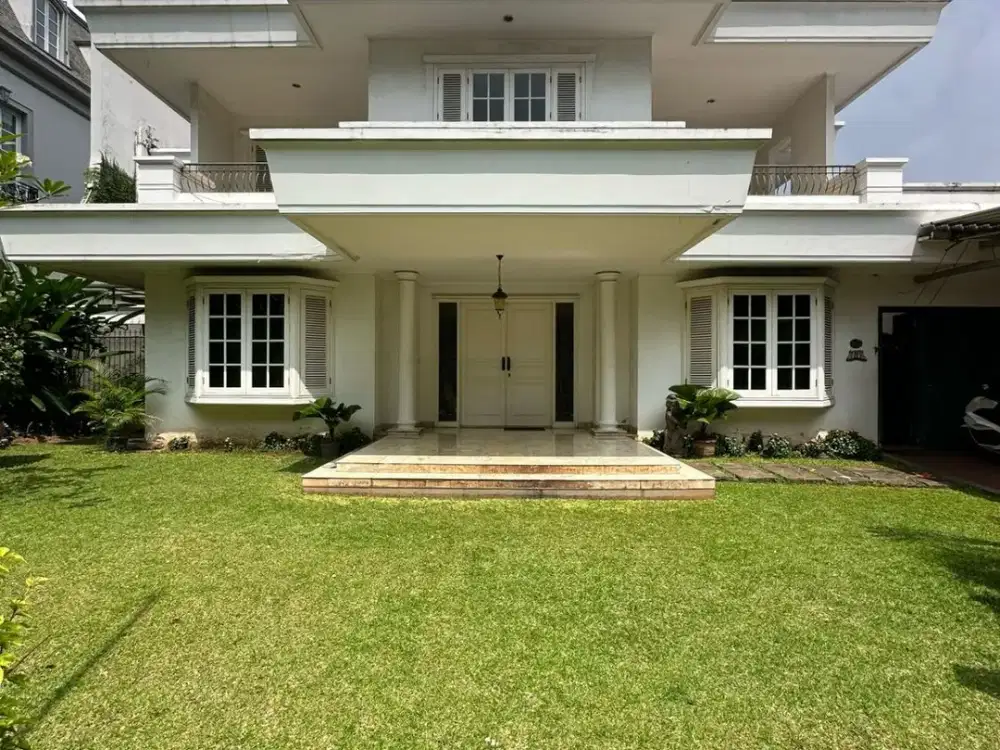 FOR SALE SIMPRUG GOLF RUMAH TERAWAT SIAP HUNI ROW JALAN LEBAR DEKAT SENAYAN & SUDIRMAN AREA