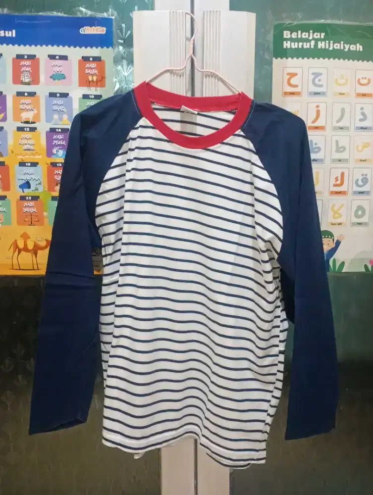 Kaos Garis2 size XL Tenue de Attire