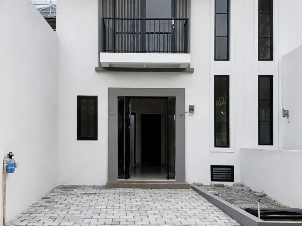 Rumah Rungkut Menanggal Selatan Row jalan 2 mobil Baru Gress tanpa pagar