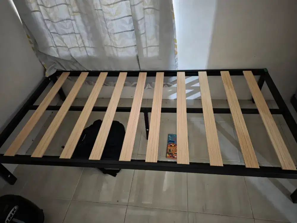 Divan Rangka tempat tidur uk 100 x 200