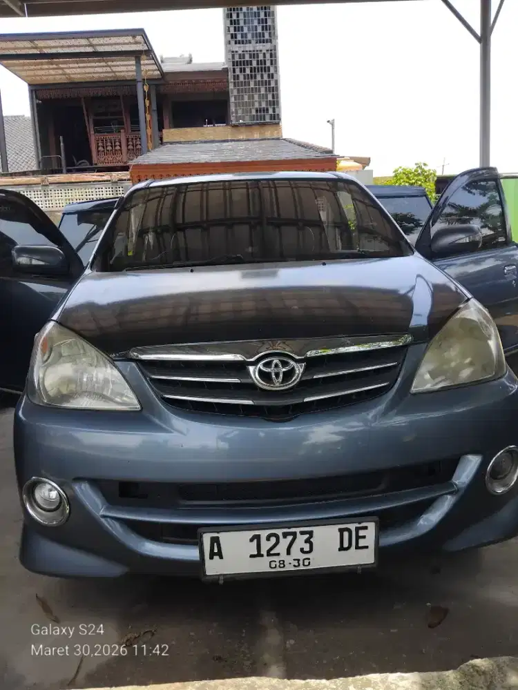 JUAL CEPAT. Avanza S metic 2011.