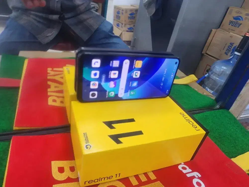 Realme 11 Ram 8/256 Gb lengkap normal tampa kendala