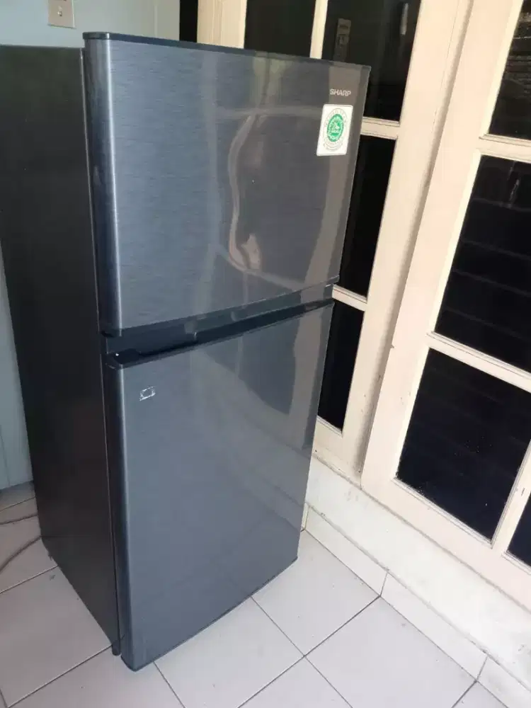 Kulkas 2 pintu merek sharp
