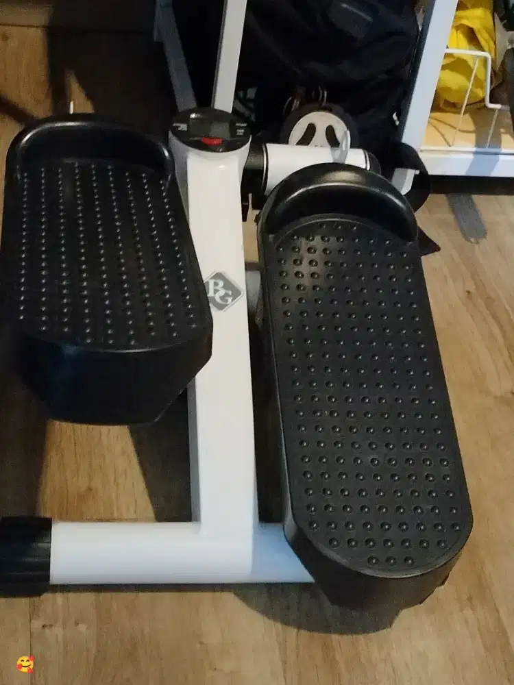 Stepper alat olahraga di rumah