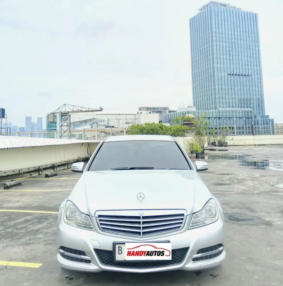 Mercedes Benz C200 Avantagrde Tahun 2013 Automatic Abu abu metalik