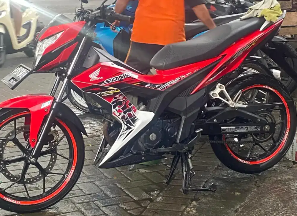 Dijual Motor Sonic 150R