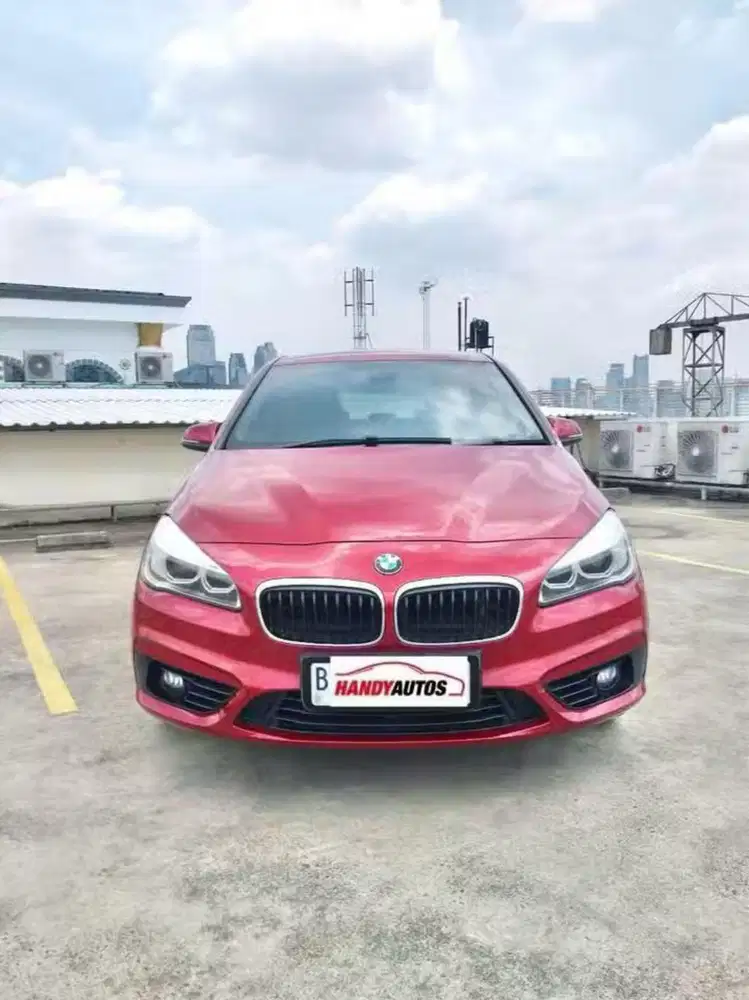 BMW 218i Tahun 2015 Automatic Merah Metalik