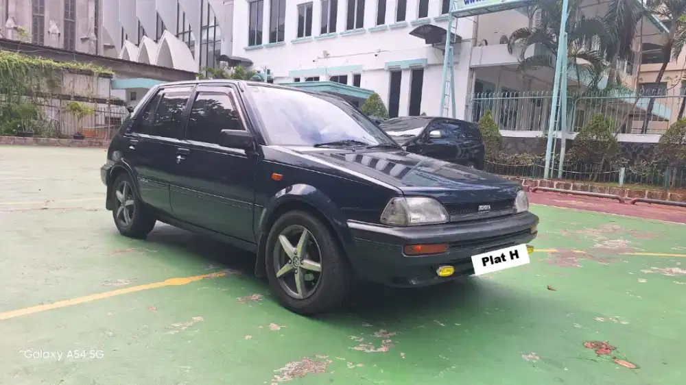 STARLET KOTAK 1.3 SE '89