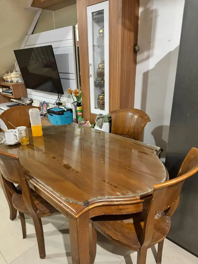 Meja makan satu set kayu jati