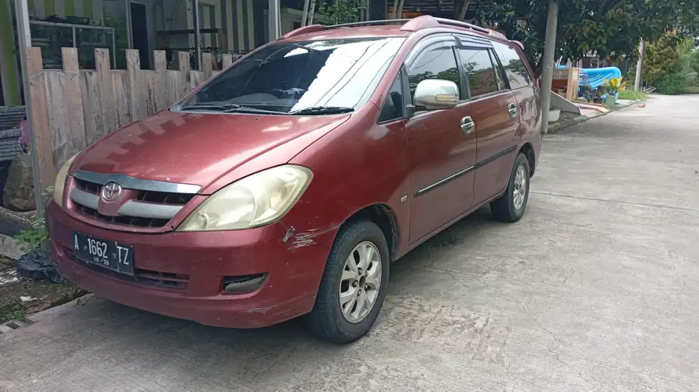 Toyota Kijang Innova 2004 Bensin