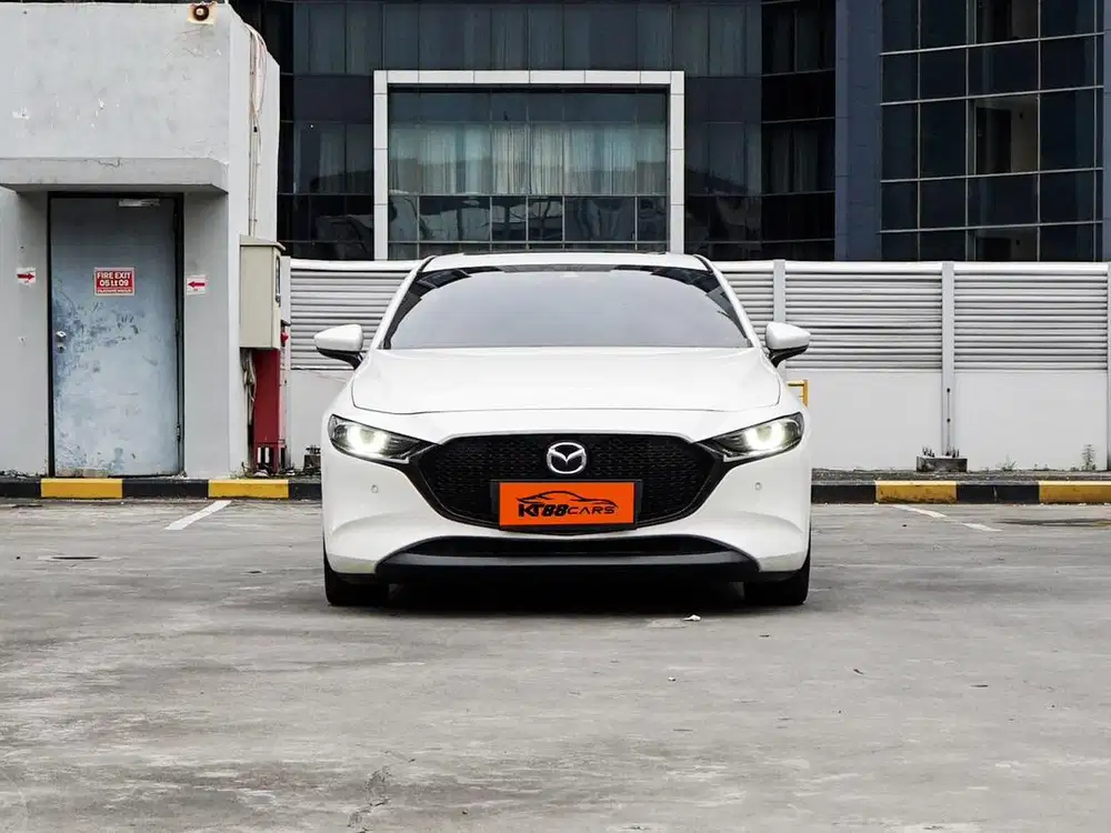 [LOW KM] Mazda3 HB Hatchback 2.0 Skyactive-G Facelift 2019/2020