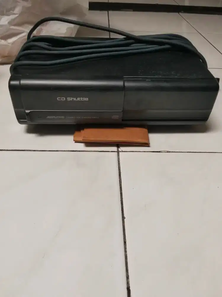 Alpine 5952Z, sebuah CD shuttle vintage