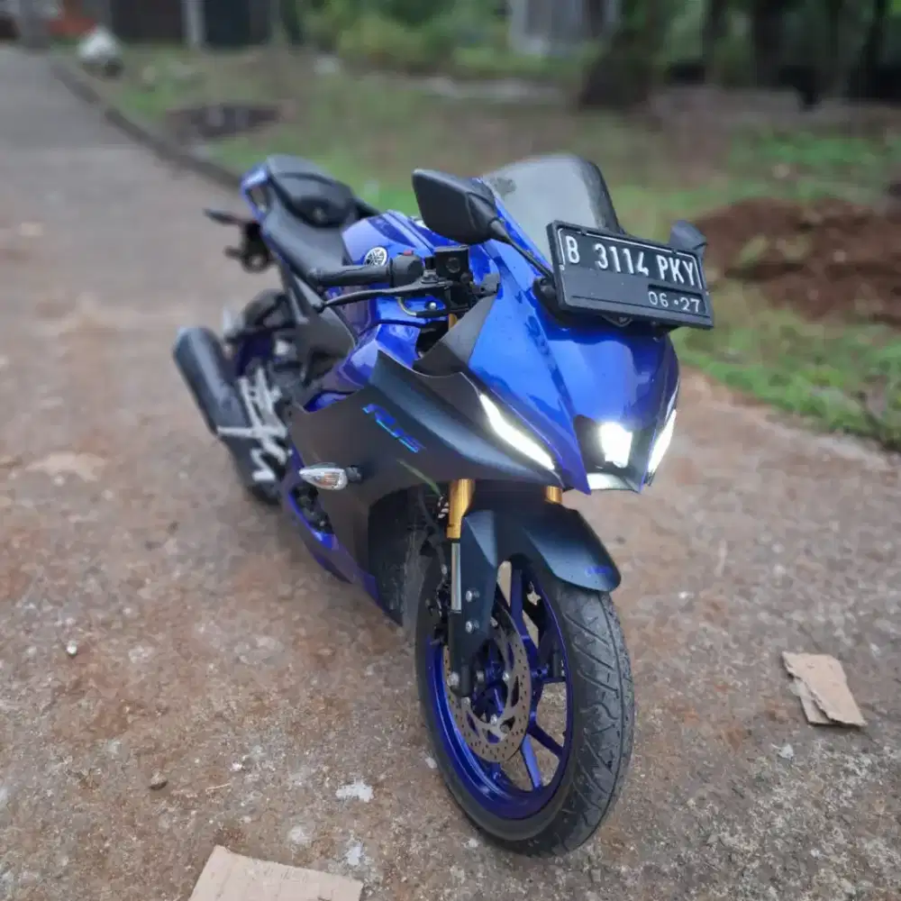 R15 v4 2022 Standar Pabrik