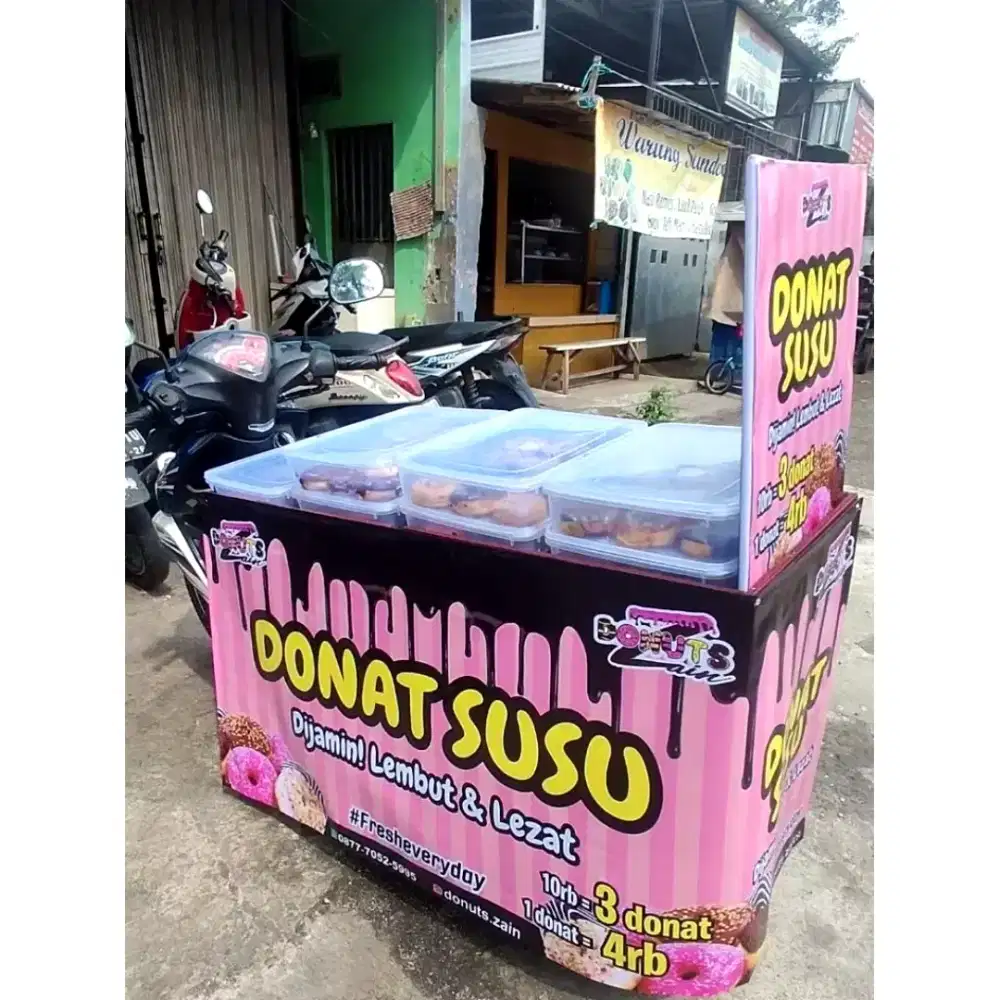 Meja jualan koper motor