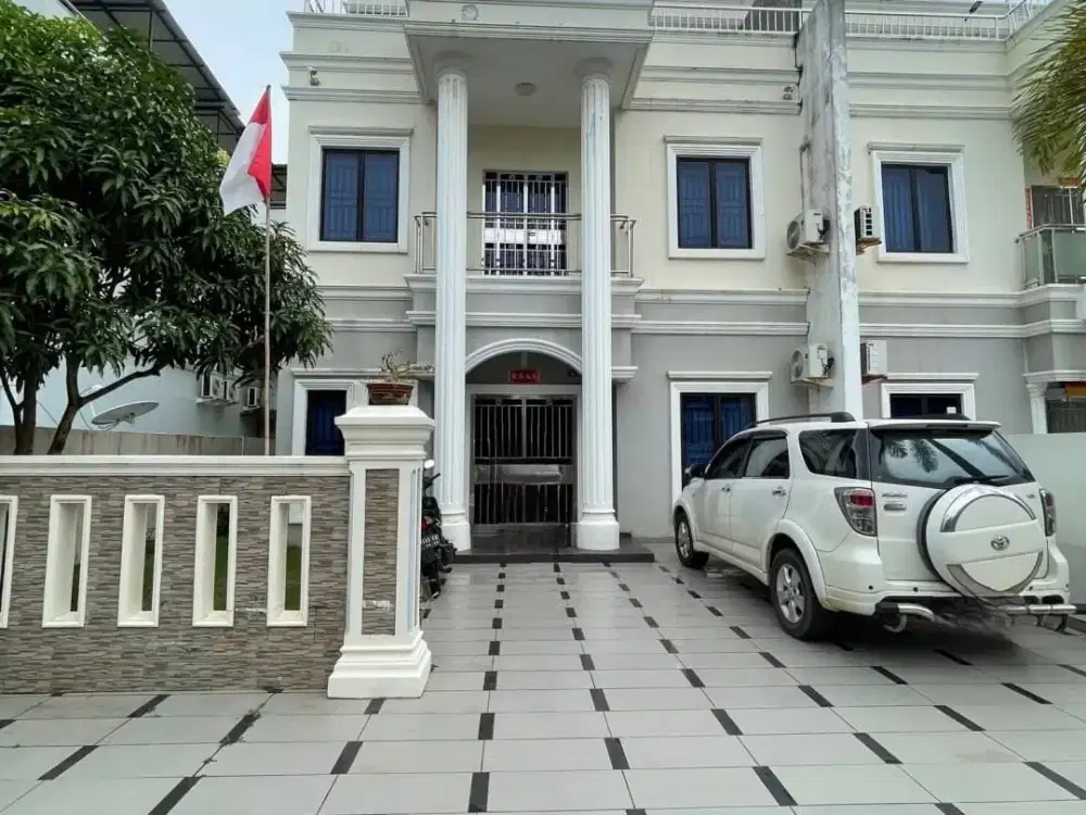 Dijual Cepat Rumah 2,5 Lantai fully furnished di Victory Residence