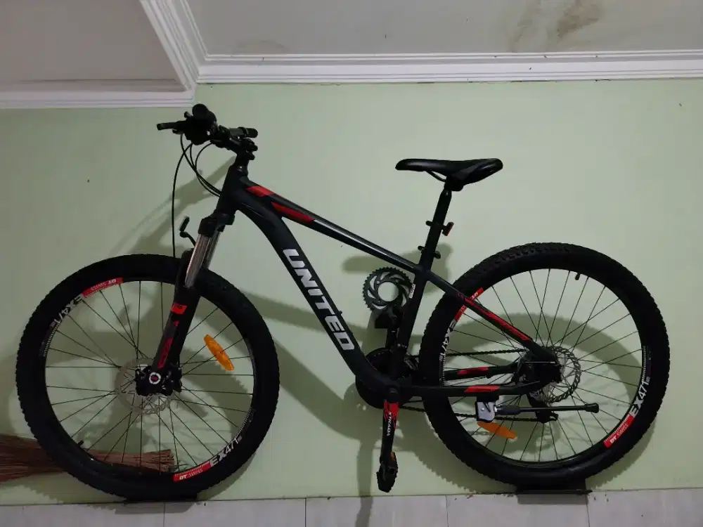 United Monzana 4.0 Murah - Kondisi Mulus Jarang Dipakai