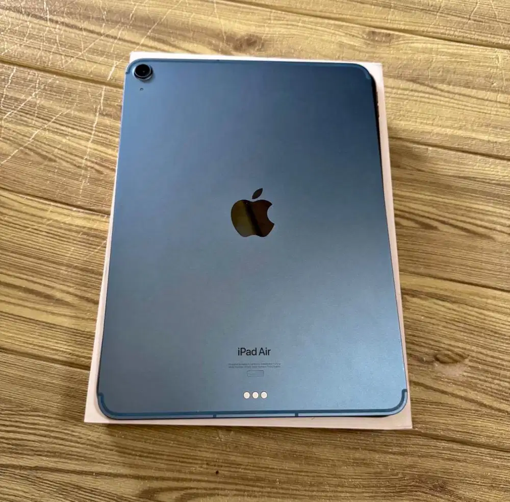iPad Air 5 256GB Celluler Garansi Ex iBox Desember 2026