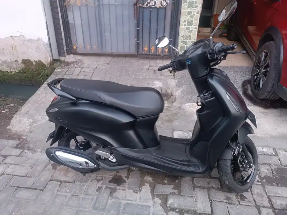 Jual grand filano black 2023 murah terawat surabaya plat L