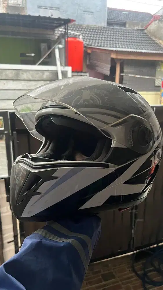 jual cepat helm KYT size M