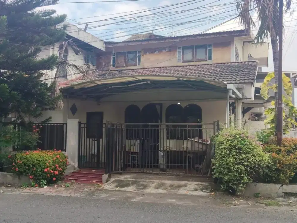 Dijual Rumah di Wisma Permai dekat Galaxy Mall Pakuwon CIty