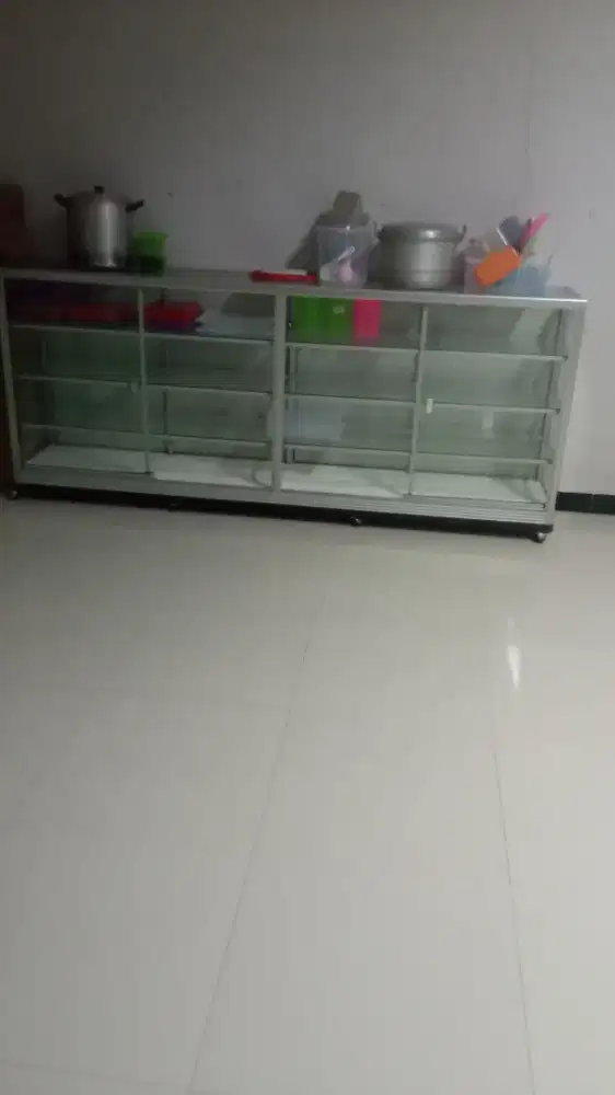 Etalase kaca jual cepat aja