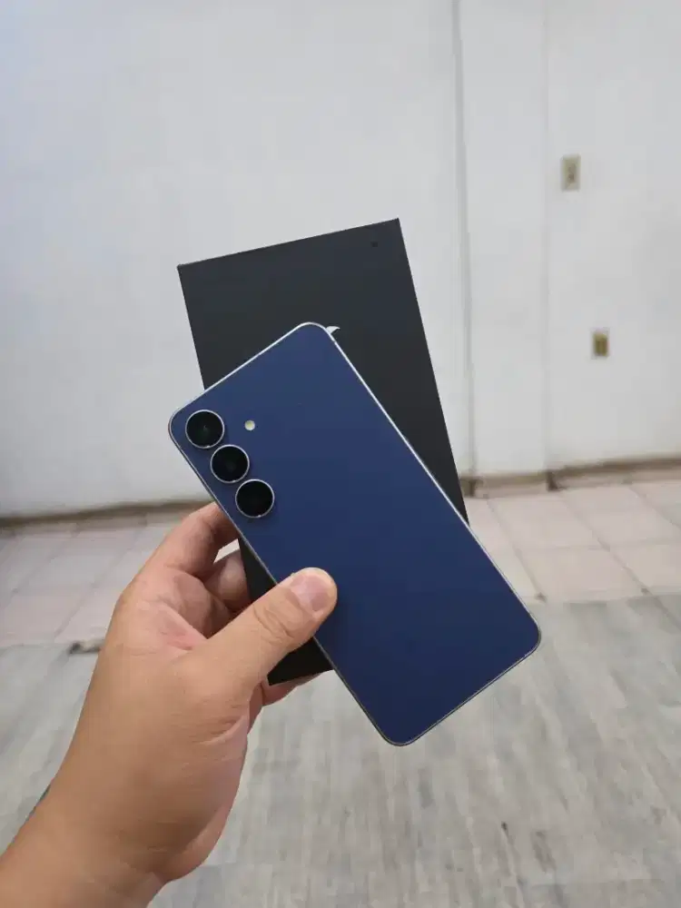 Samsung S25 Fe 8/256Gb Perfect - Grs resmi 6 bln #Relax