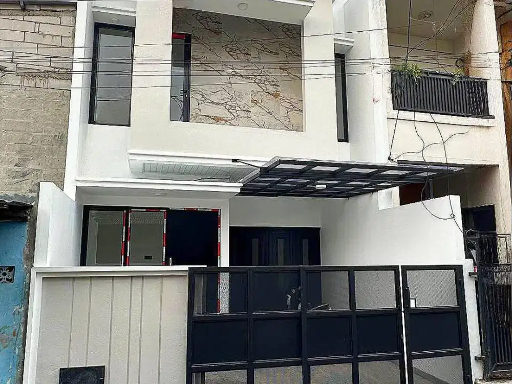 Rumah ISTIMEWA di Mampang Prapatan dengan PRIVATE SWIMMING POOL di Jantung Jakarta Selatan [AR201]