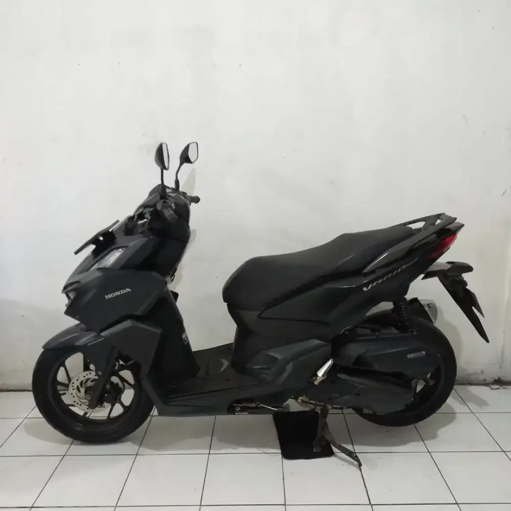 Honda Vario 160 Non ABS 2023 Lengkap Bagus