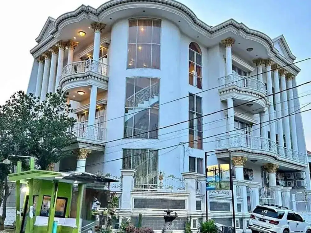 Jual Rumah Sultan Surabaya Timur. Lokasi berada di Rungkut Asri Surabaya. Dekat Merr dan UPN Surabaya.