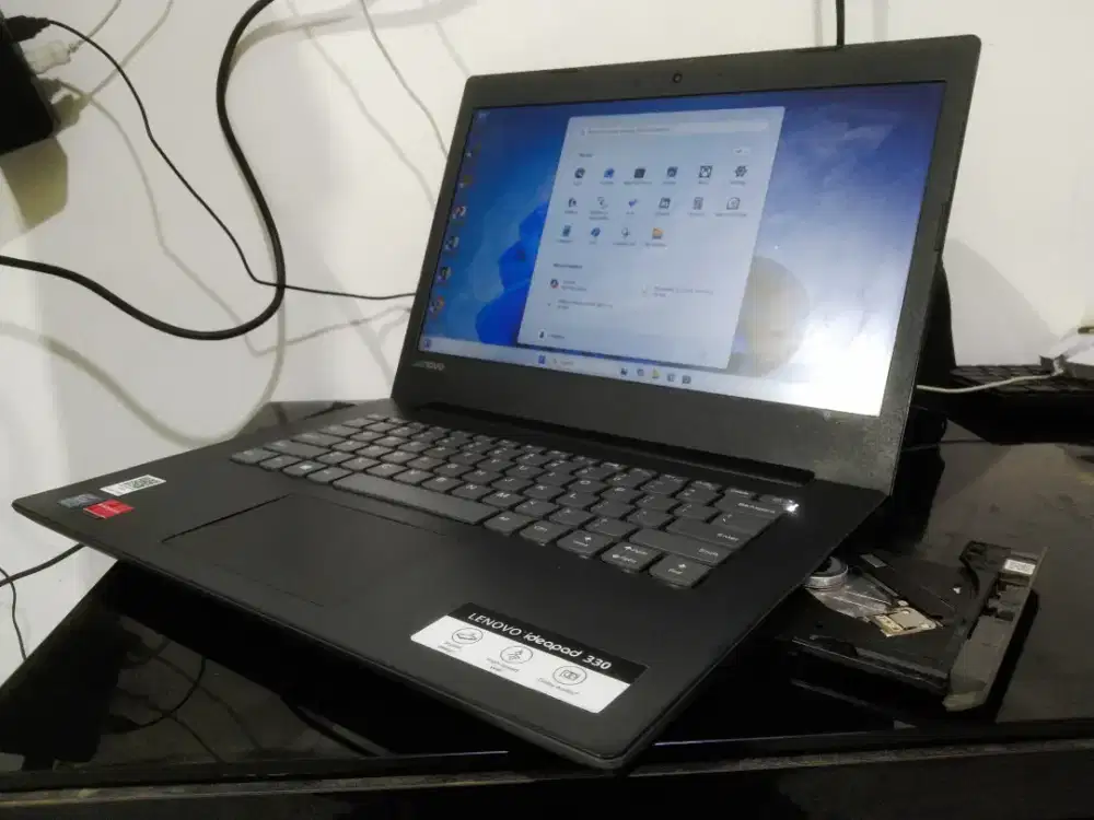 Laptop Game Desain Anti Lag i5 Gen 8 Ram 8gb ssd 256Gb Radeon 530 2Gb