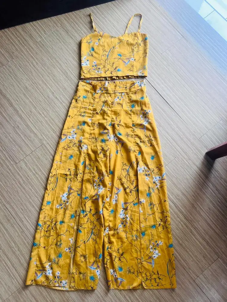 One Set Baju dan Celana Panjang Wanita Motif Kuning