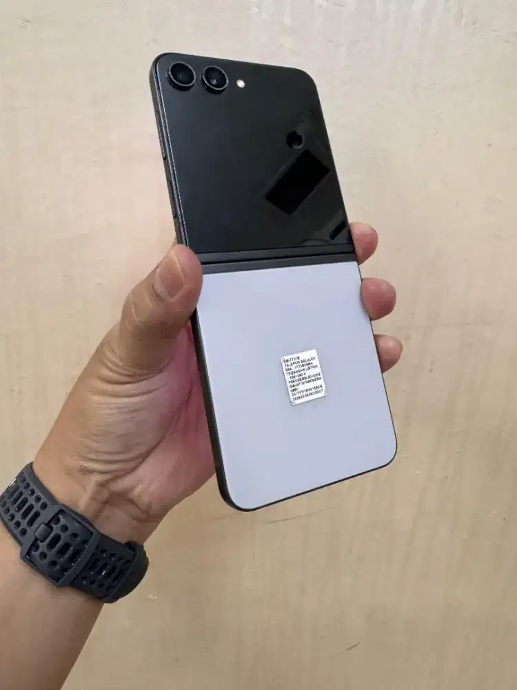 Samsung Z flip 5 8/512 unit only