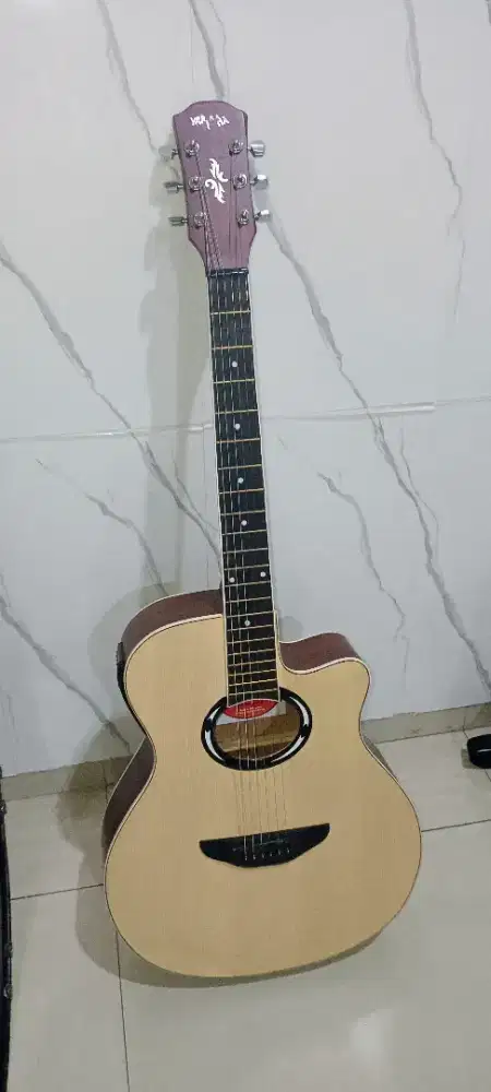 Gitar Akustik Yamaha Elektrik Tipe: Yamaha APX 500 II.