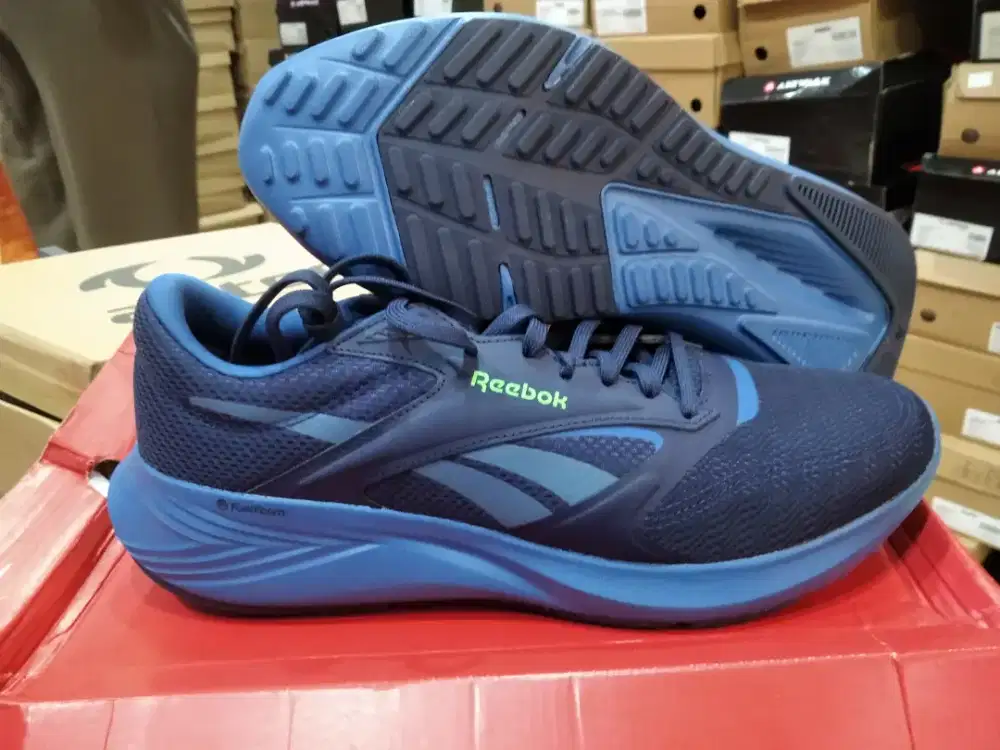 Sepatu Reebok run size 45 murah