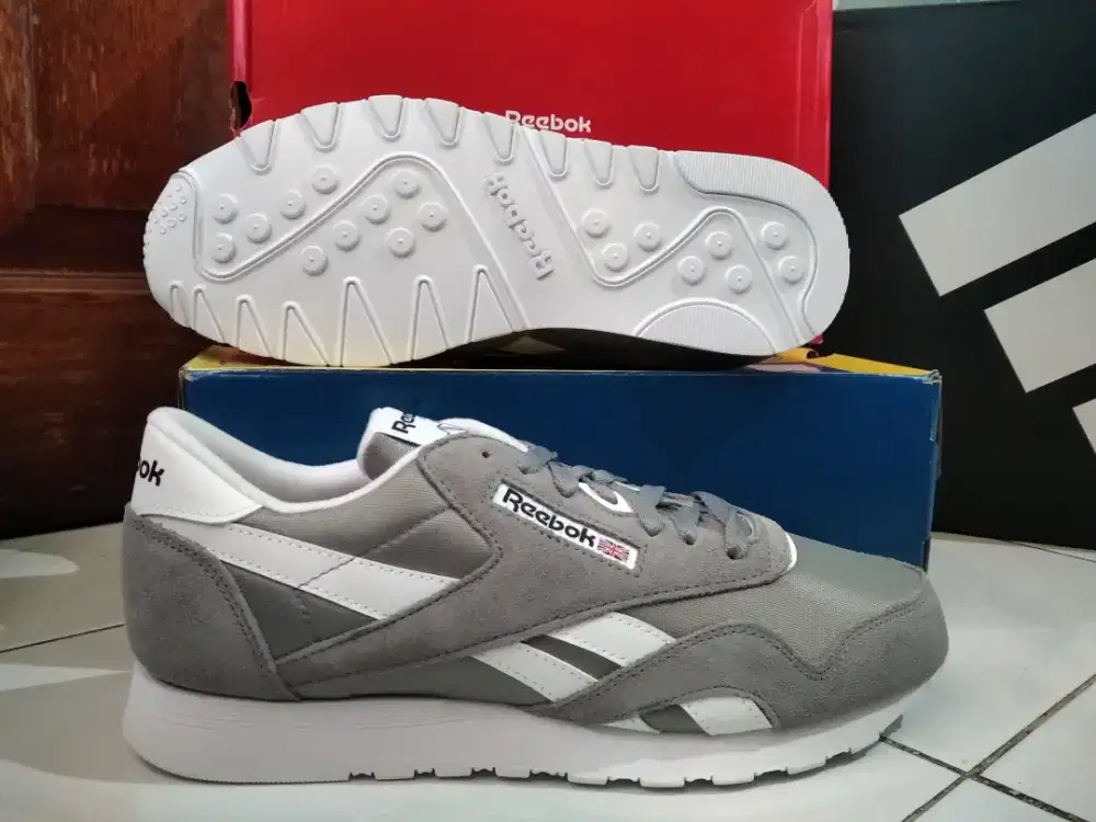 Sepatu sneaker Reebok Suede original murah size 45