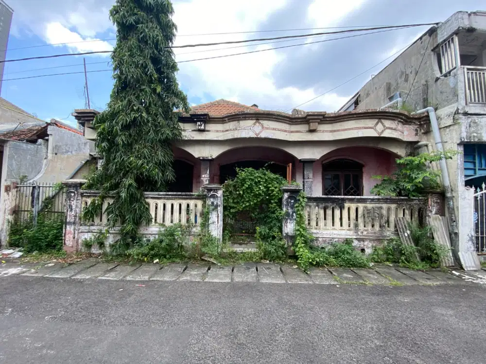 DIJUAL TANAH DAN BANGUNAN (SHM) LUAS TANAH 200 m2, LOKASI STRATEGIS