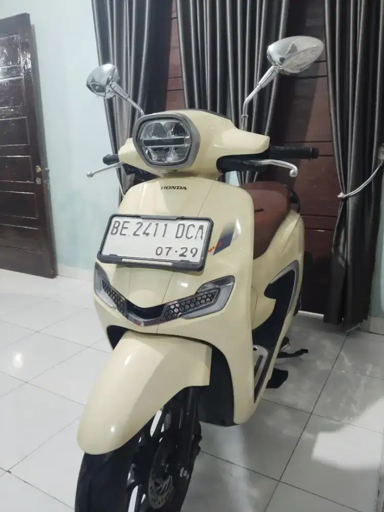 HONDA STYLO CBS 160 cc KM 6000 perak ribu istimewa