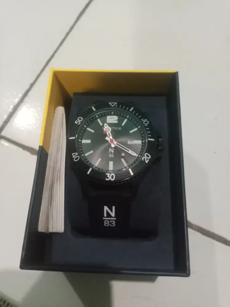 Jam tangan N 83