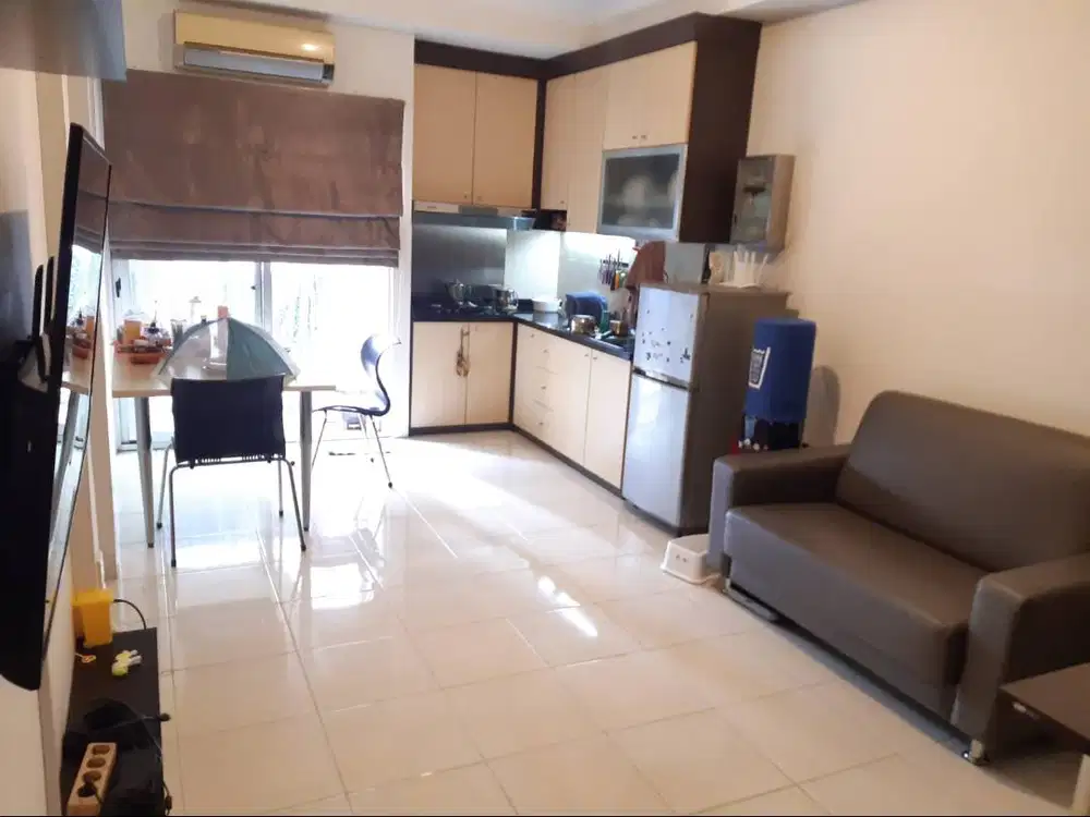 Dijual Murah apartemen medit 2 type 3 bed room plus furnished