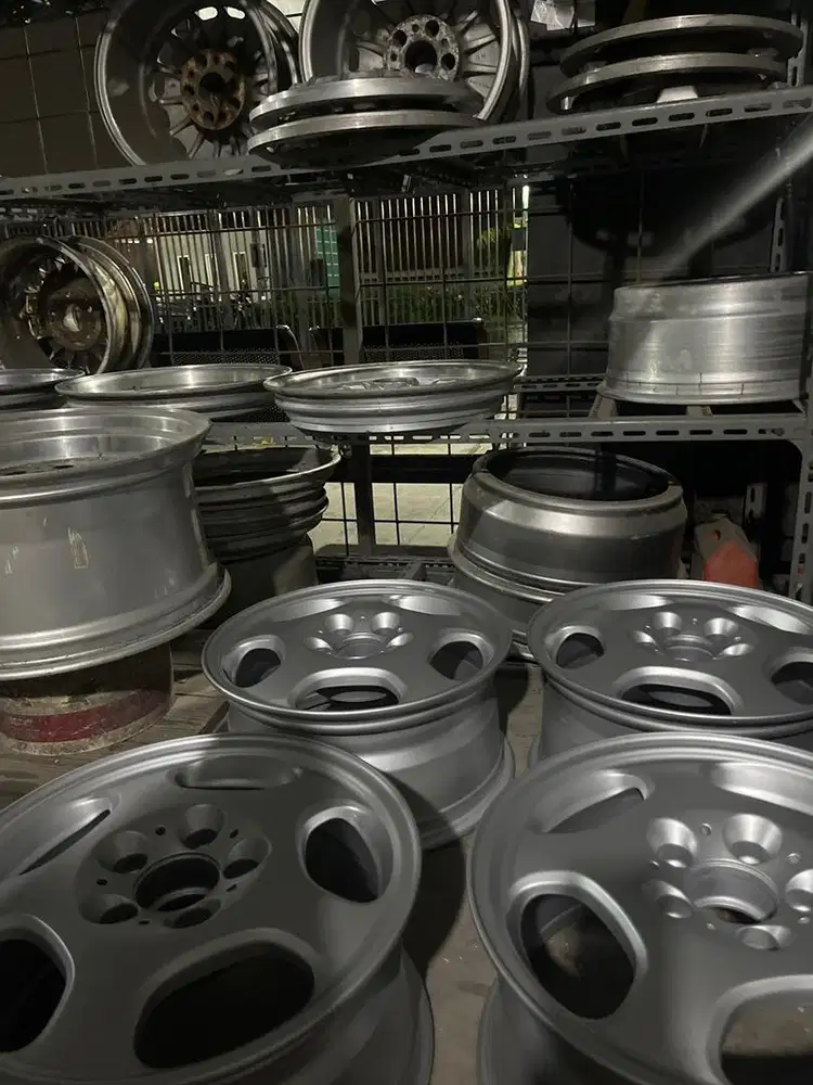 DIBUTUHKAN HELPER BENGKEL