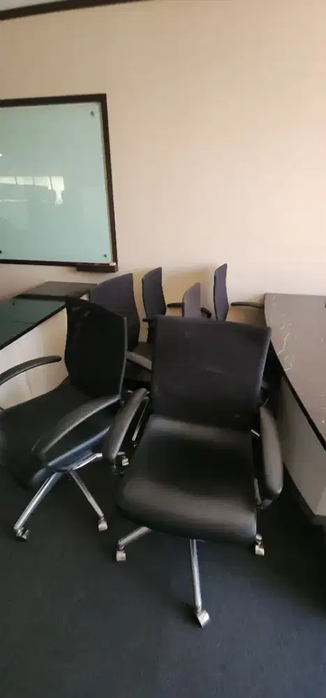 Kursi kerja kantoran empuk masih bagus