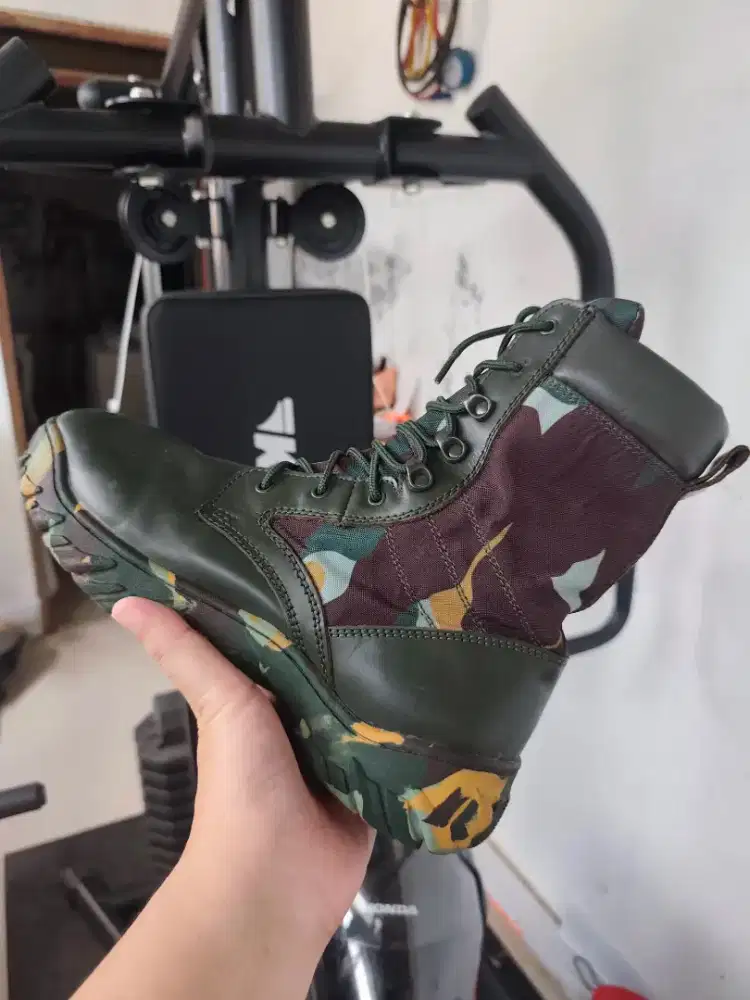 Sepatu Camo Loreng Taktikal sz42 like New