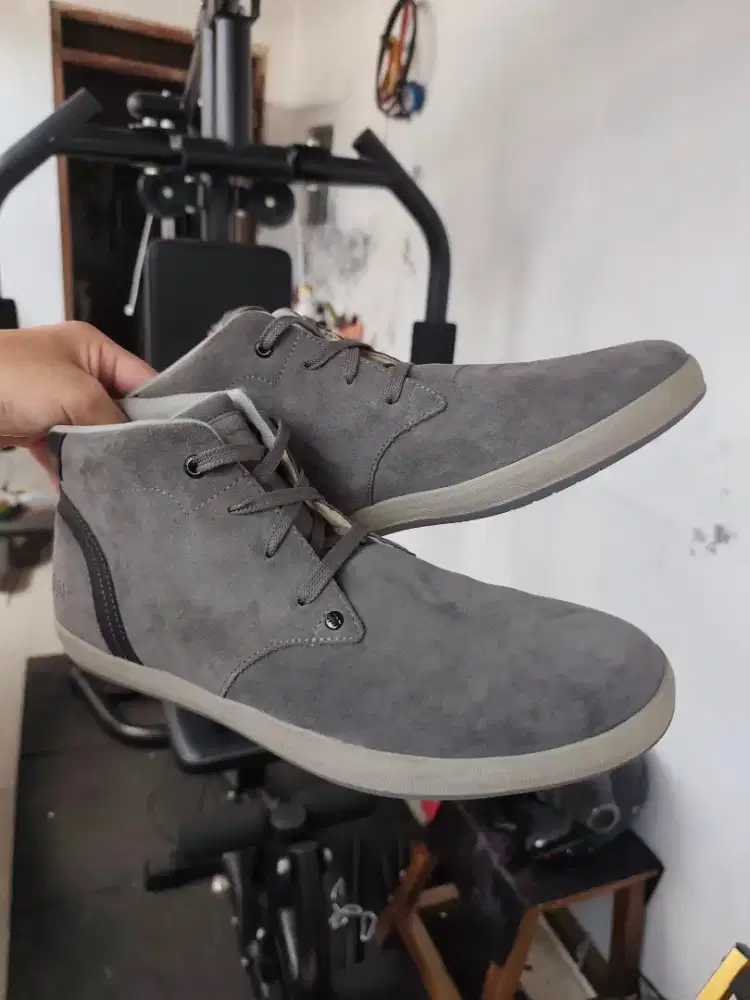 Sepatu Kasual CAT sz 45, jarang terjadi